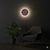 „LED-Lampe des 1. FSV Mainz 05 mit klar erkennbarem Vereinszeichen.“