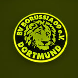 „Fanlampe des BVB mit kraftvollem Löwenmotiv und gelber LED-Beleuchtung.“