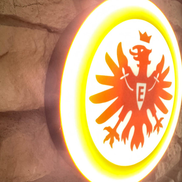 „Fußball-inspirierte Lampe in Eintracht-Frankfurt-Farben, ideal für Fans.“