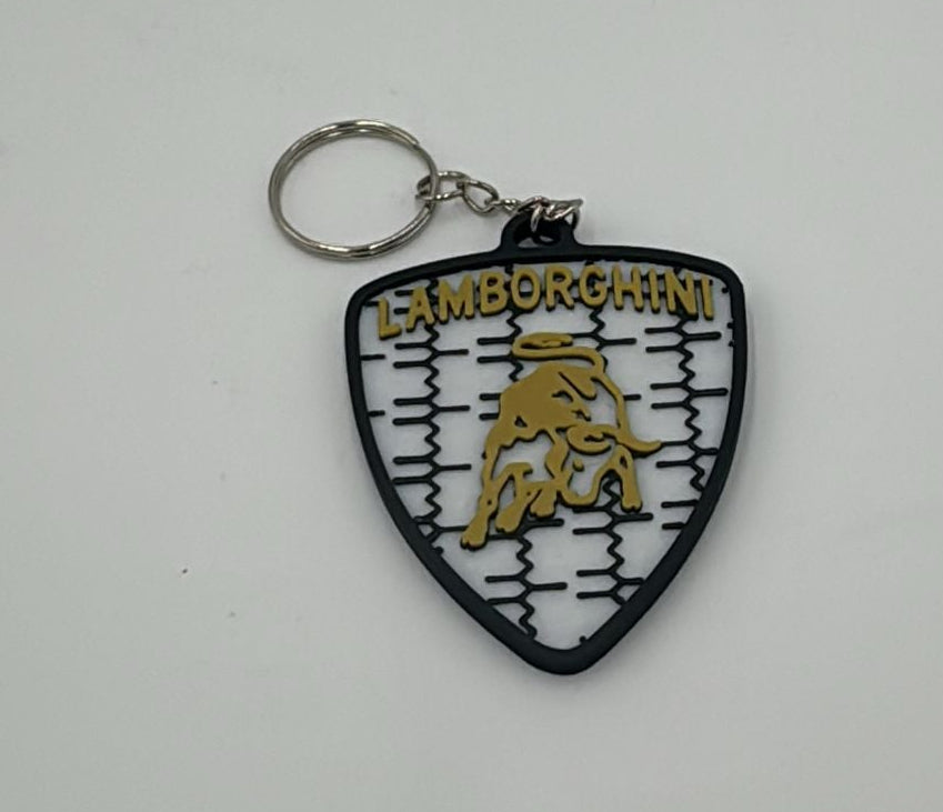 Lamborghini Bulle Dekofigur vor einem Buch oder Regal platziert, edles Design für Sportwagenliebhaber