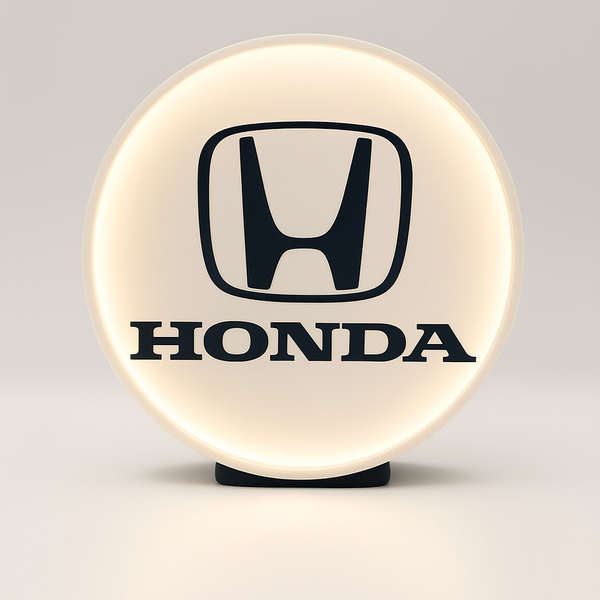 Honda LED-Lampe als dekoratives Wandlicht in einer Werkstatt