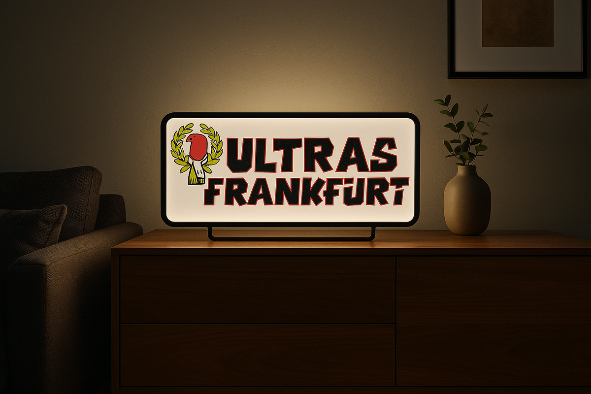Detailaufnahme Ultras Frankfurt LED Lampe mit klarer Kontur und weißer Beleuchtung“