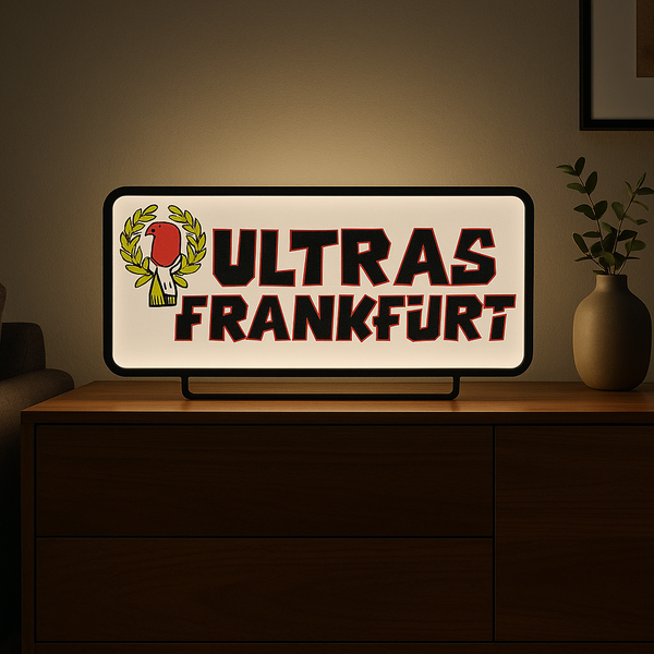 Detailaufnahme Ultras Frankfurt LED Lampe mit klarer Kontur und weißer Beleuchtung“