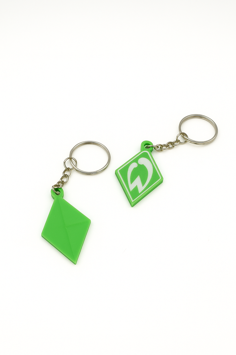 SV Werder Bremen Schlüsselanhänger aus PLA 3D-Druck in Grün und Weiß auf hellem Hintergrund
